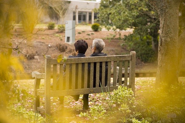 Assisted Living vs. Memory Care: Choosing the Right Fit for Your Loved One